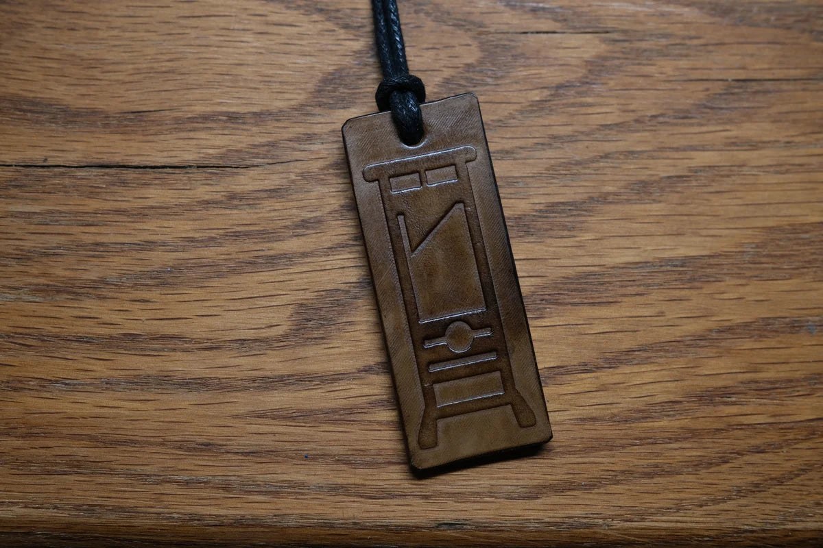 Guillotine Pendant